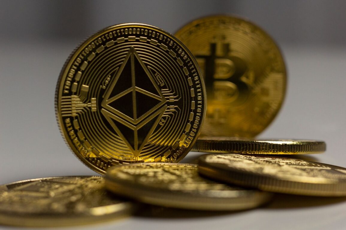 Ethereum balinaları 57.88 milyon dolarlık transfer yaptı, ETH 2,400 doları savunabilecek mi?